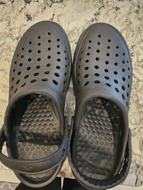 Joybees Unisex Black Croc Style Slipons Mens 9 Womens 11